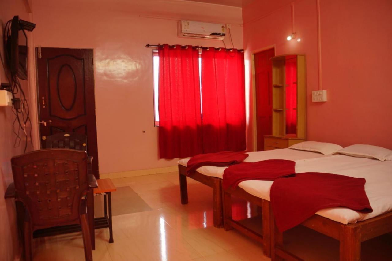 Yash Garden Residency Ganpatipule Bagian luar foto